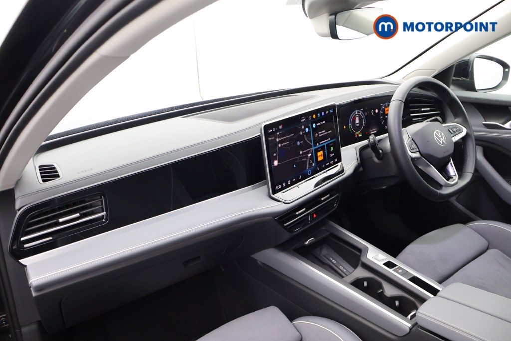 Volkswagen Passat Life Automatic Petrol Plug-In Hybrid Estate - Stock Number (1645473) - 17th supplementary image