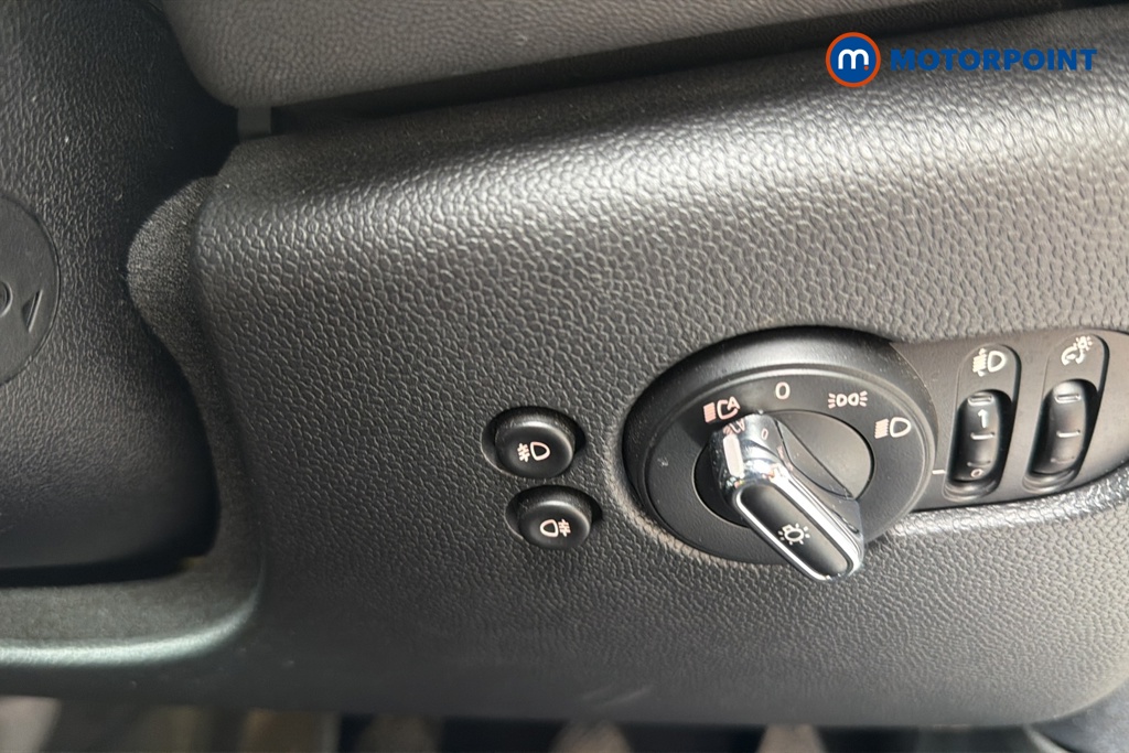 Mini Hatchback Cooper Exclusive Manual Petrol Hatchback - Stock Number (1645652) - 11th supplementary image