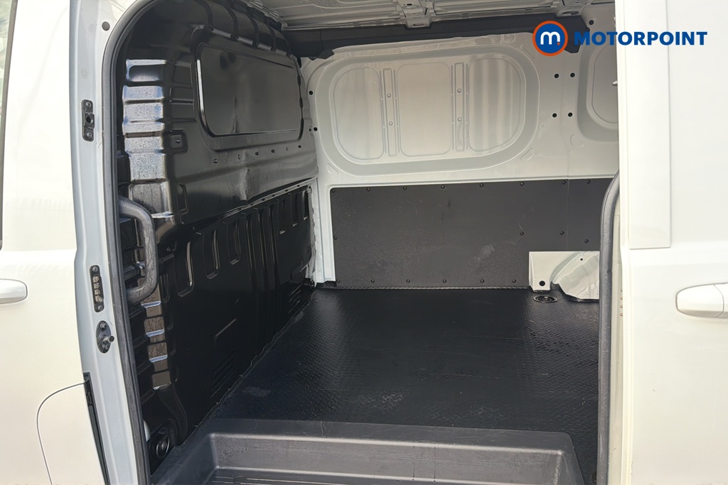 Maxus Deliver 7 150Kw H1 Van 77Kwh Auto Automatic Electric Panel Van - Stock Number (1645668) - 25th supplementary image