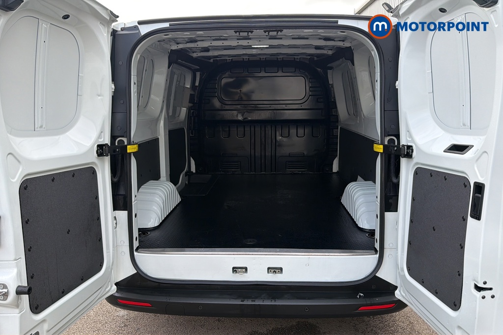 Maxus Deliver 7 150Kw H1 Van 77Kwh Auto Automatic Electric Panel Van - Stock Number (1645668) - 30th supplementary image