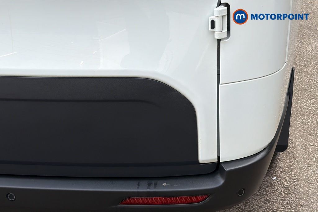 Maxus Deliver 7 150Kw H1 Van 77Kwh Auto Automatic Electric Panel Van - Stock Number (1645668) - 39th supplementary image