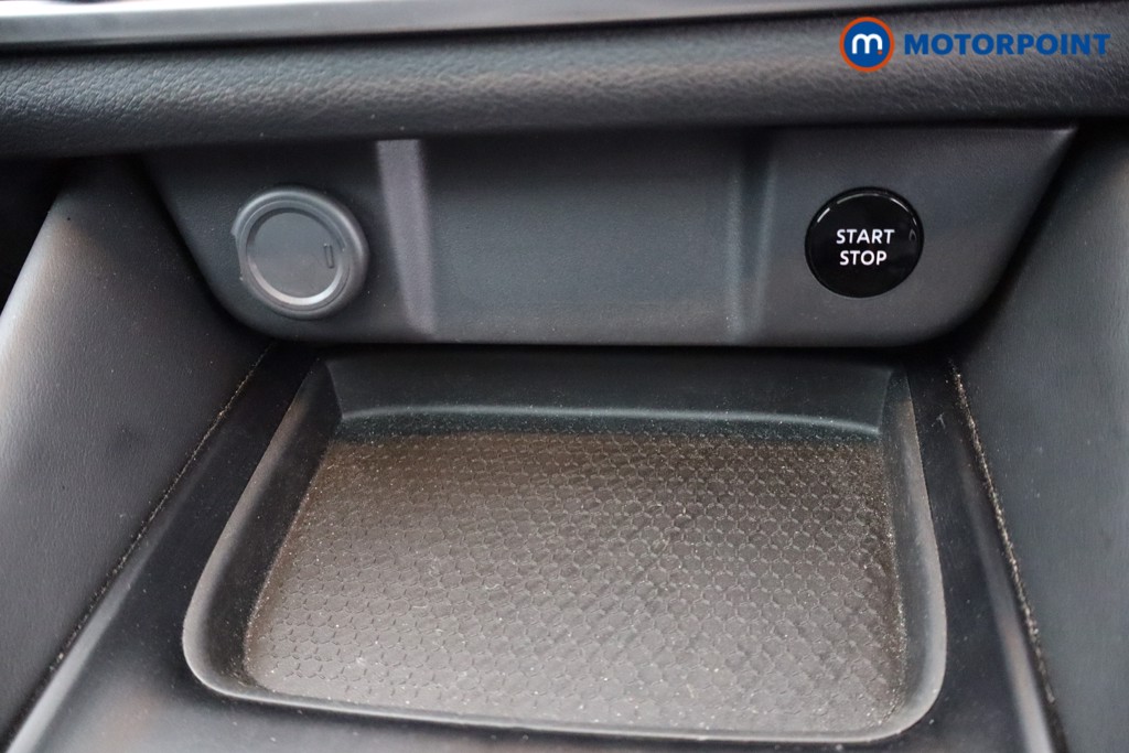 Nissan Qashqai N-Connecta Automatic Petrol-Electric Hybrid SUV - Stock Number (1645705) - 12th supplementary image
