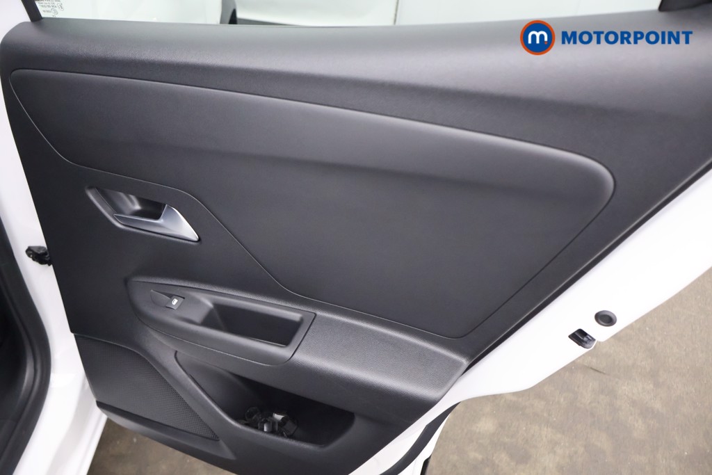 Vauxhall Mokka Ultimate Automatic Electric SUV - Stock Number (1646003) - 16th supplementary image