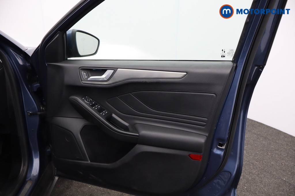 Ford Focus Titanium Automatic Petrol Hatchback - Stock Number (1626867) - 14th supplementary image