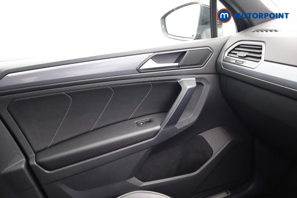 Volkswagen Tiguan R-Line Tech Automatic Diesel SUV - Stock Number (1636892) - 10th supplementary image