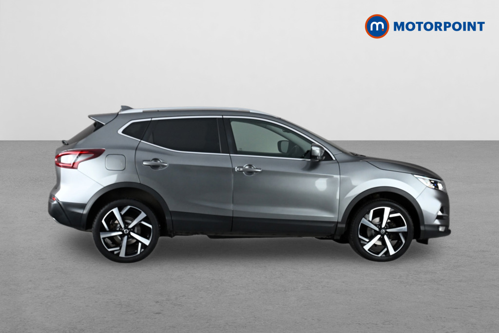 Nissan Qashqai N-Motion Manual Petrol SUV - Stock Number (1638625) - Drivers side