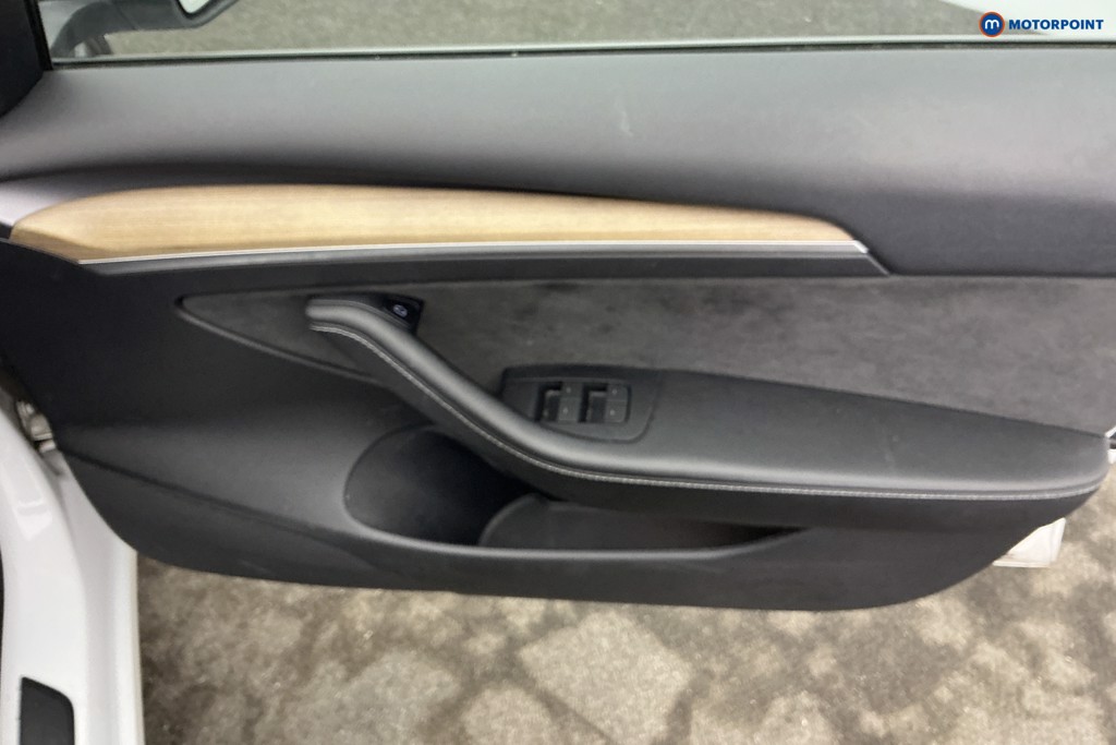 Tesla Model 3 Long Range Automatic Electric Saloon - Stock Number (1640251) - 18th supplementary image