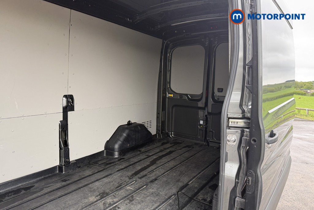 Ford Transit Limited Automatic Diesel Medium Roof Van - Stock Number (1640309) - 7th supplementary image