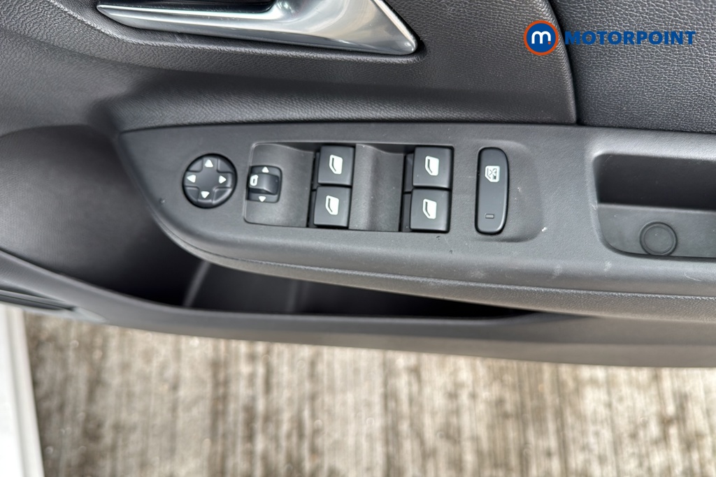 Vauxhall Corsa SRI Manual Petrol Hatchback - Stock Number (1640459) - 19th supplementary image