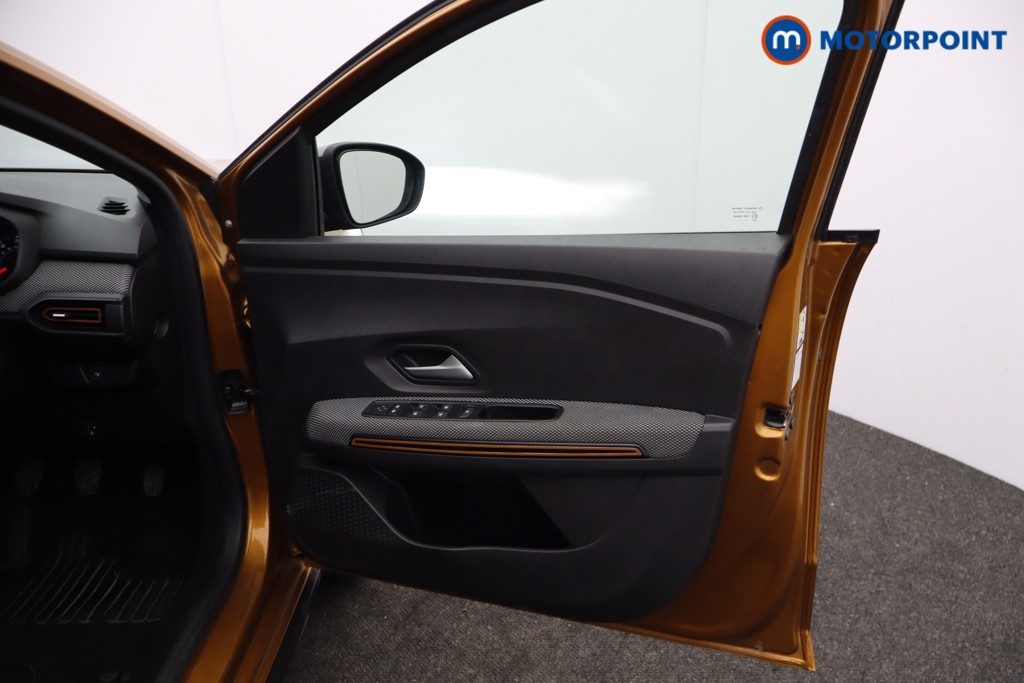 Dacia Sandero Stepway Expression Manual Petrol Hatchback - Stock Number (1641201) - 13th supplementary image