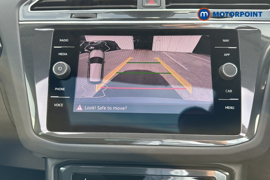 Volkswagen Tiguan Elegance Automatic Petrol SUV - Stock Number (1641322) - 13th supplementary image