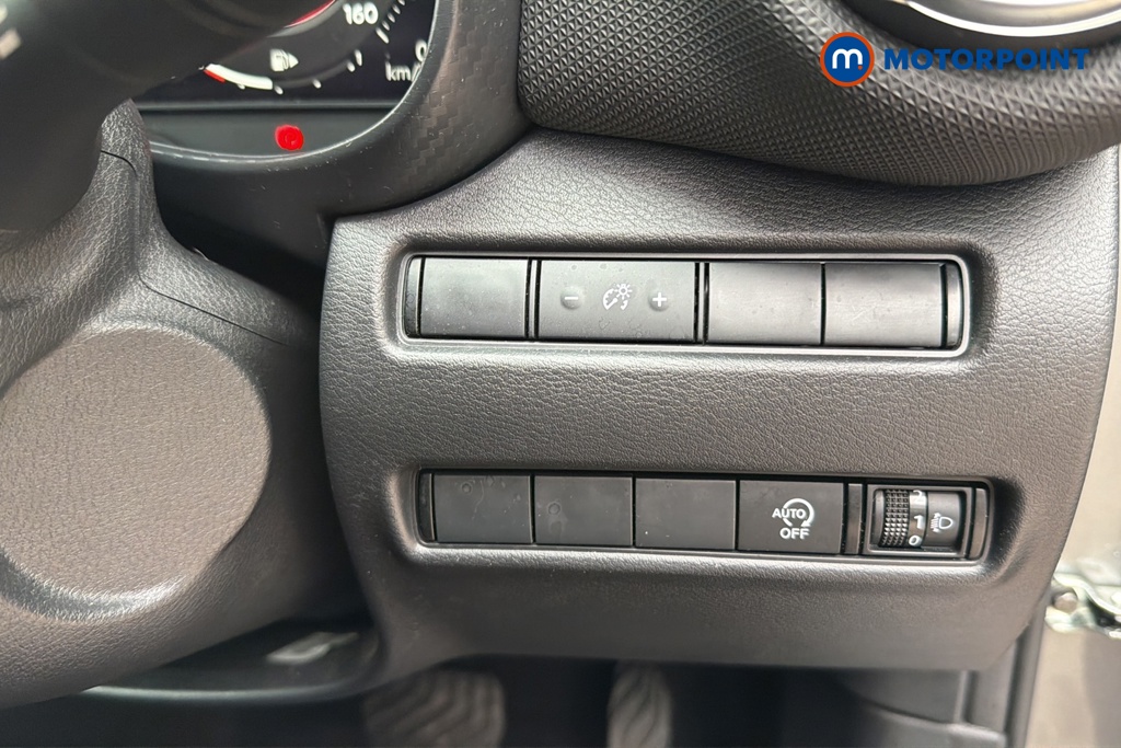 Nissan Juke N-Connecta Automatic Petrol SUV - Stock Number (1642439) - 11th supplementary image