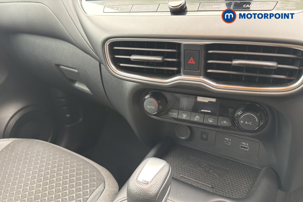 Nissan Juke N-Connecta Automatic Petrol SUV - Stock Number (1642439) - 12th supplementary image