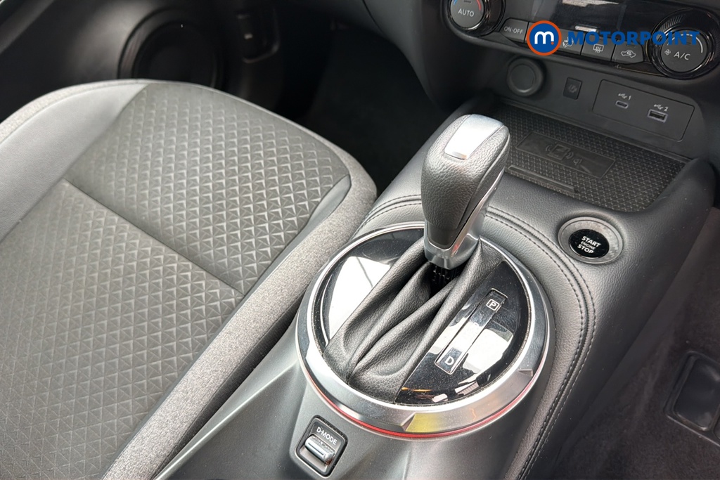 Nissan Juke N-Connecta Automatic Petrol SUV - Stock Number (1642439) - 15th supplementary image