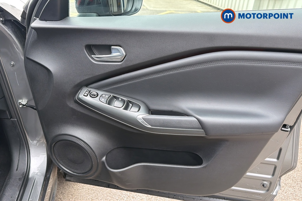 Nissan Juke N-Connecta Automatic Petrol SUV - Stock Number (1642439) - 18th supplementary image