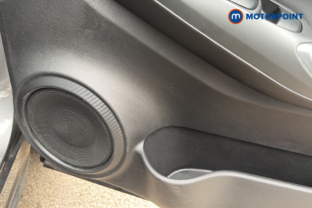 Nissan Juke N-Connecta Automatic Petrol SUV - Stock Number (1642439) - 21st supplementary image