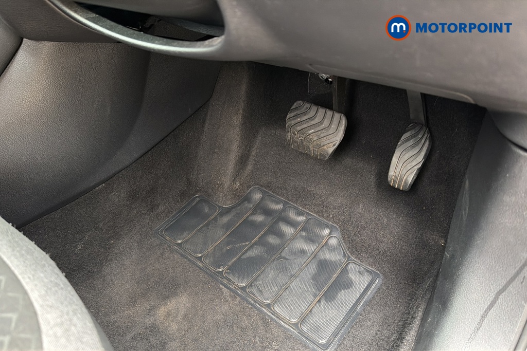 Nissan Juke N-Connecta Automatic Petrol SUV - Stock Number (1642439) - 24th supplementary image