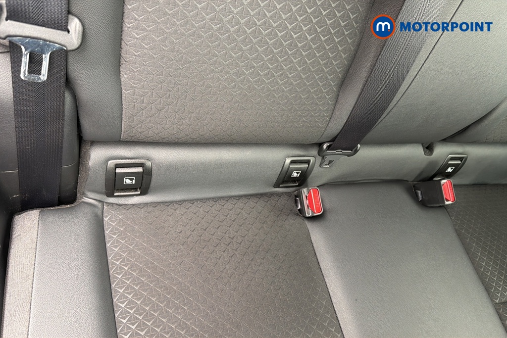 Nissan Juke N-Connecta Automatic Petrol SUV - Stock Number (1642439) - 27th supplementary image