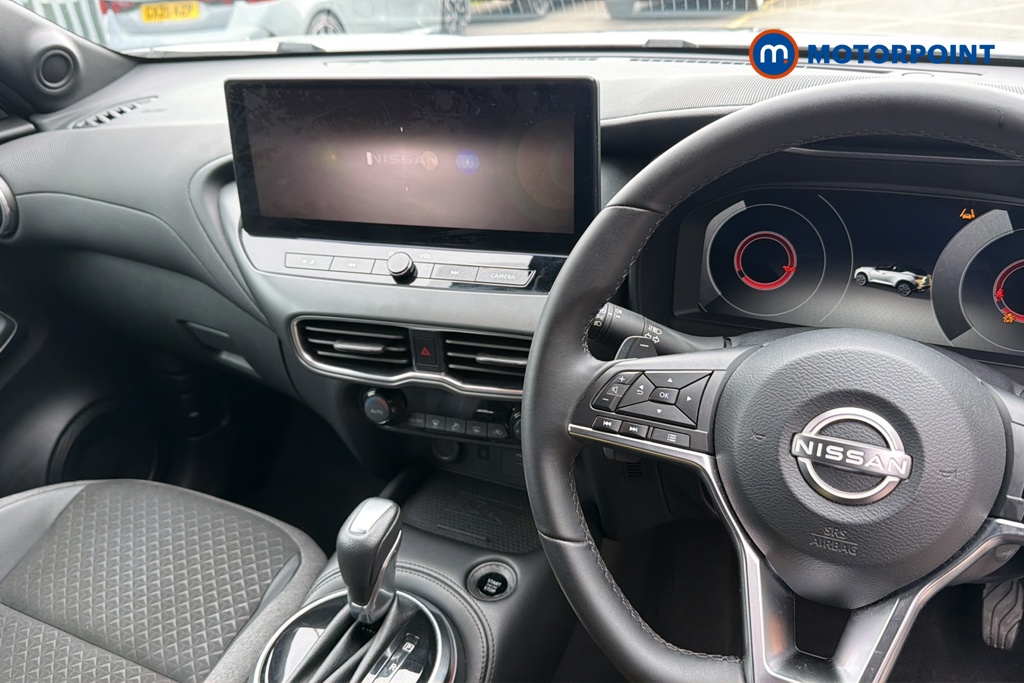Nissan Juke N-Connecta Automatic Petrol SUV - Stock Number (1642439) - 1st supplementary image