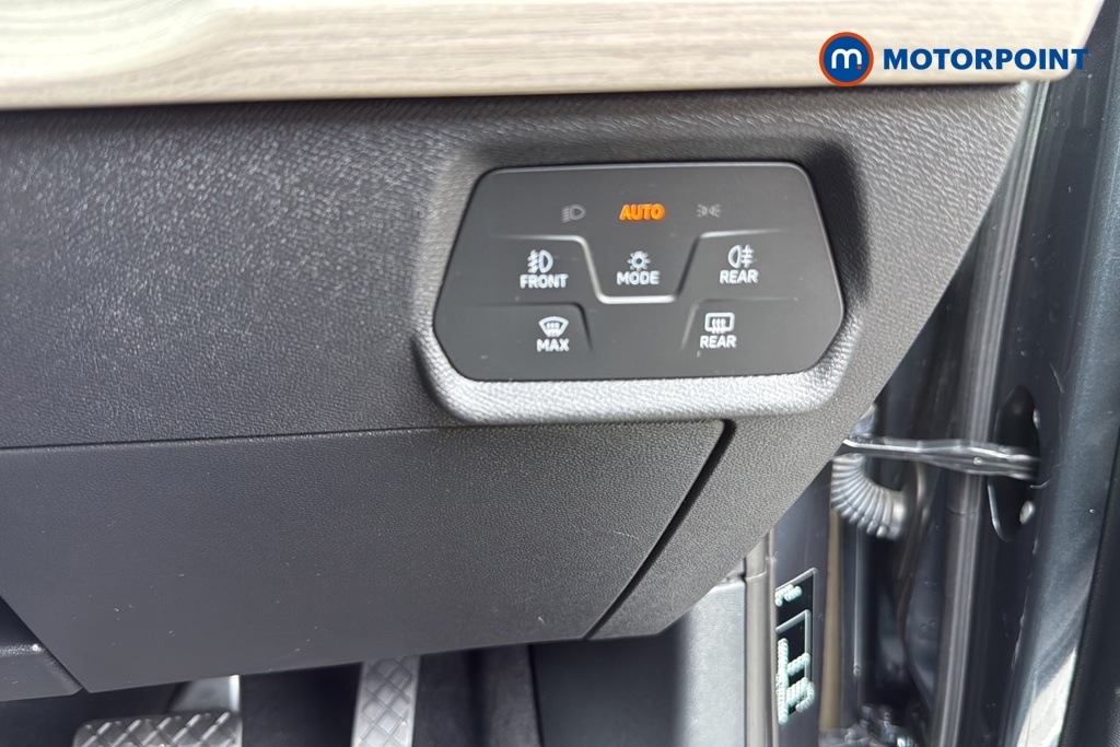 Seat Leon Xcellence Automatic Petrol Plug-In Hybrid Hatchback - Stock Number (1643176) - 11th supplementary image