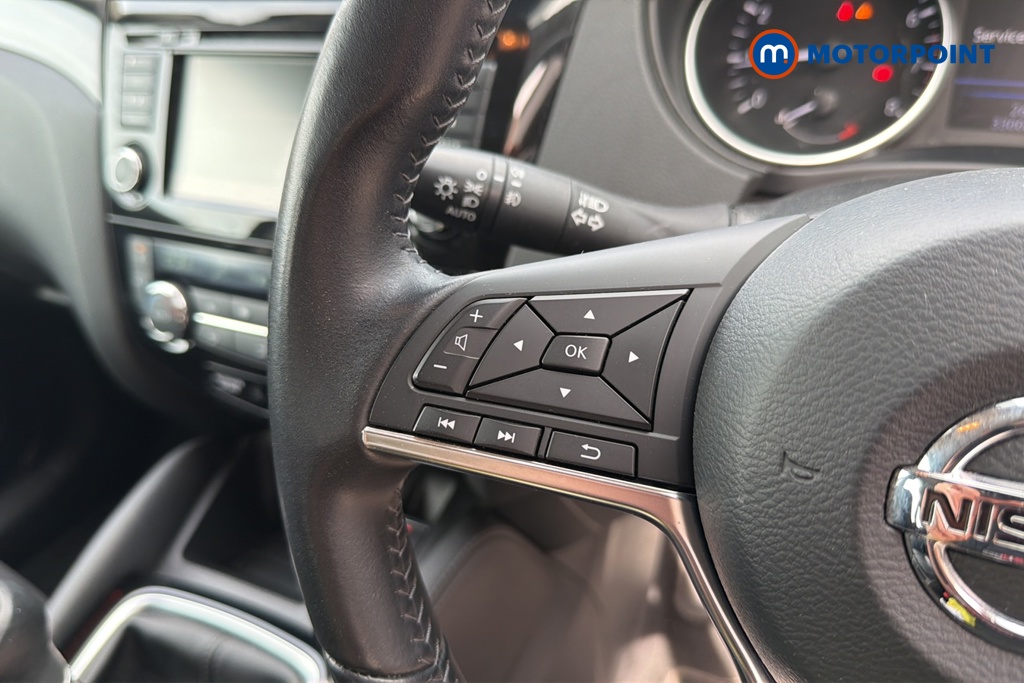 Nissan Qashqai Acenta Premium Manual Petrol SUV - Stock Number (1643337) - 4th supplementary image