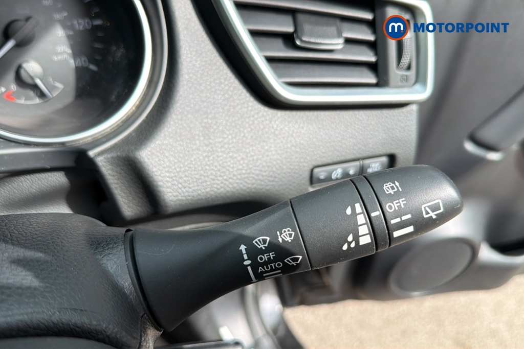 Nissan Qashqai Acenta Premium Manual Petrol SUV - Stock Number (1643337) - 6th supplementary image