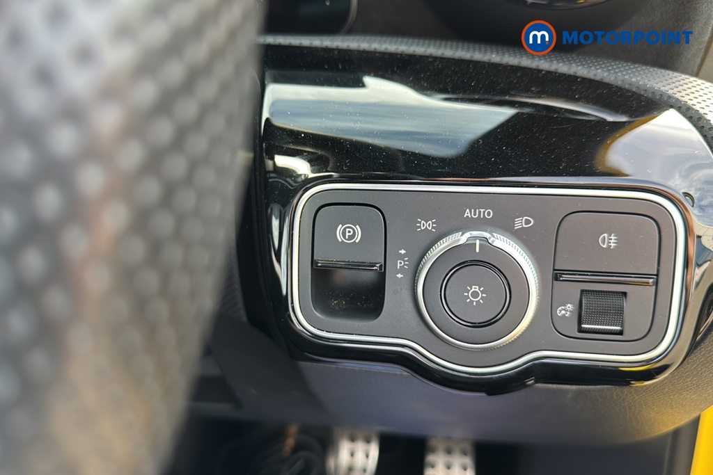 Mercedes-Benz A Class Amg Line Automatic Diesel Hatchback - Stock Number (1643493) - 11th supplementary image
