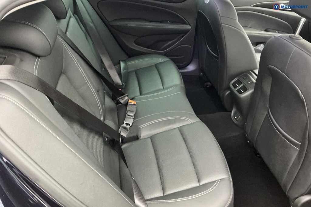 Vauxhall Insignia Elite Manual Petrol Hatchback - Stock Number (1643640) - 4th supplementary image