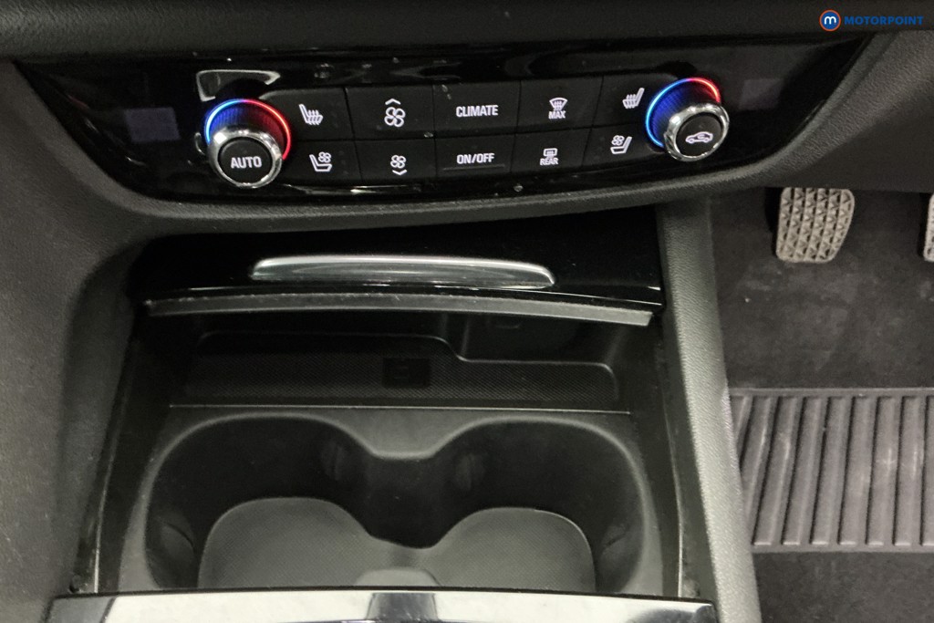 Vauxhall Insignia Elite Manual Petrol Hatchback - Stock Number (1643640) - 11th supplementary image