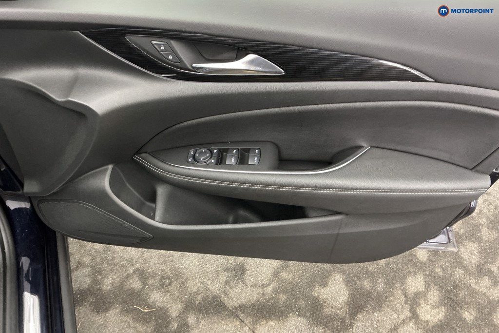Vauxhall Insignia Elite Manual Petrol Hatchback - Stock Number (1643640) - 18th supplementary image