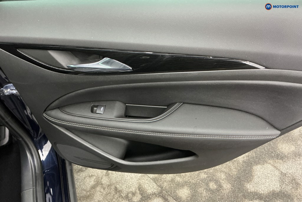 Vauxhall Insignia Elite Manual Petrol Hatchback - Stock Number (1643640) - 20th supplementary image