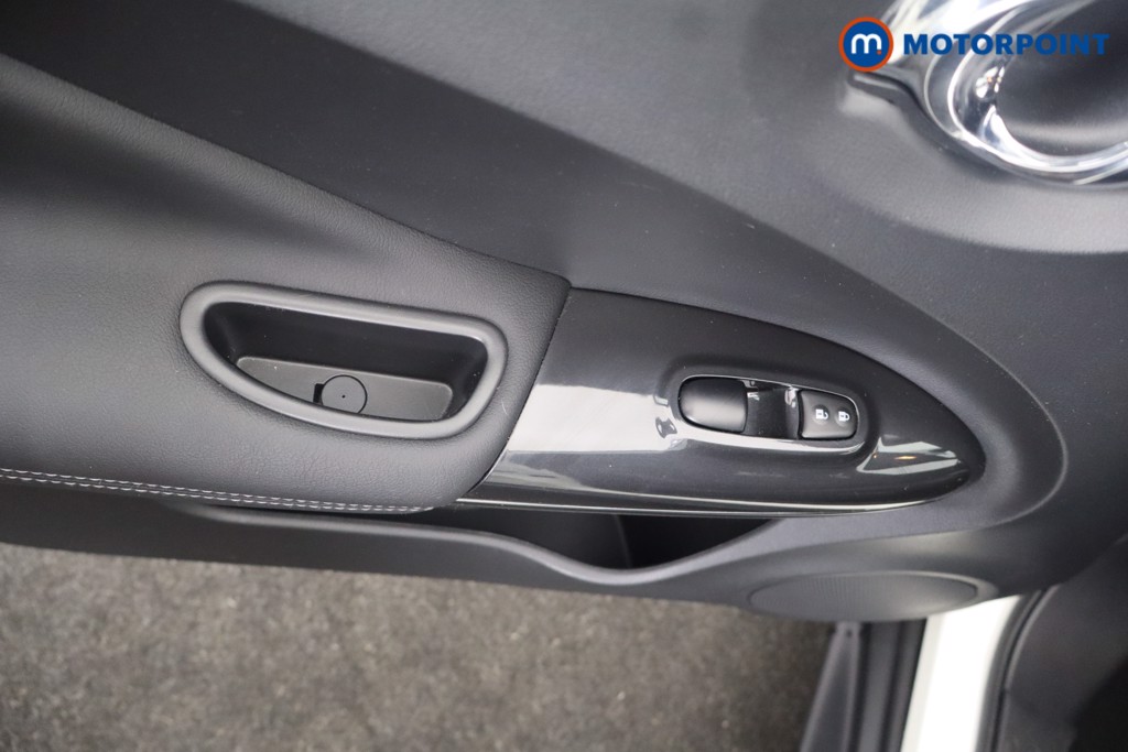 Nissan Juke Tekna Manual Petrol SUV - Stock Number (1644218) - 30th supplementary image