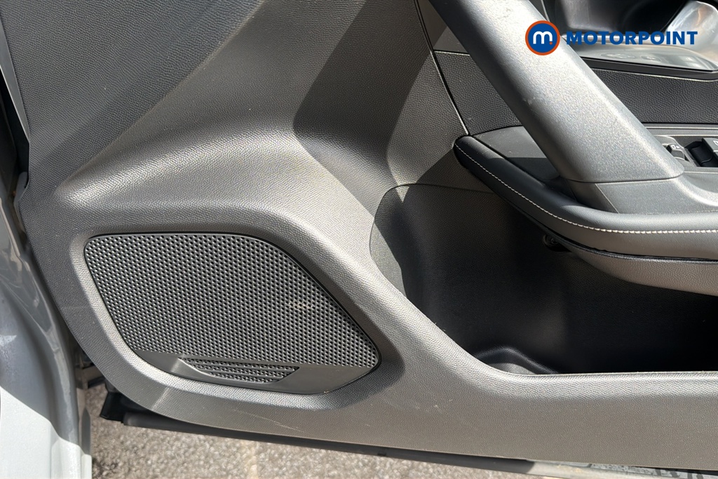 Peugeot 2008 Allure Manual Petrol SUV - Stock Number (1644490) - 21st supplementary image