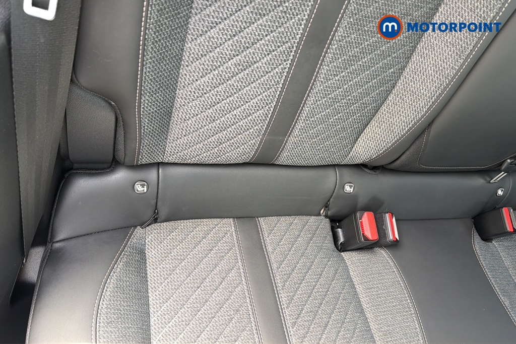 Peugeot 2008 Allure Manual Petrol SUV - Stock Number (1644490) - 27th supplementary image