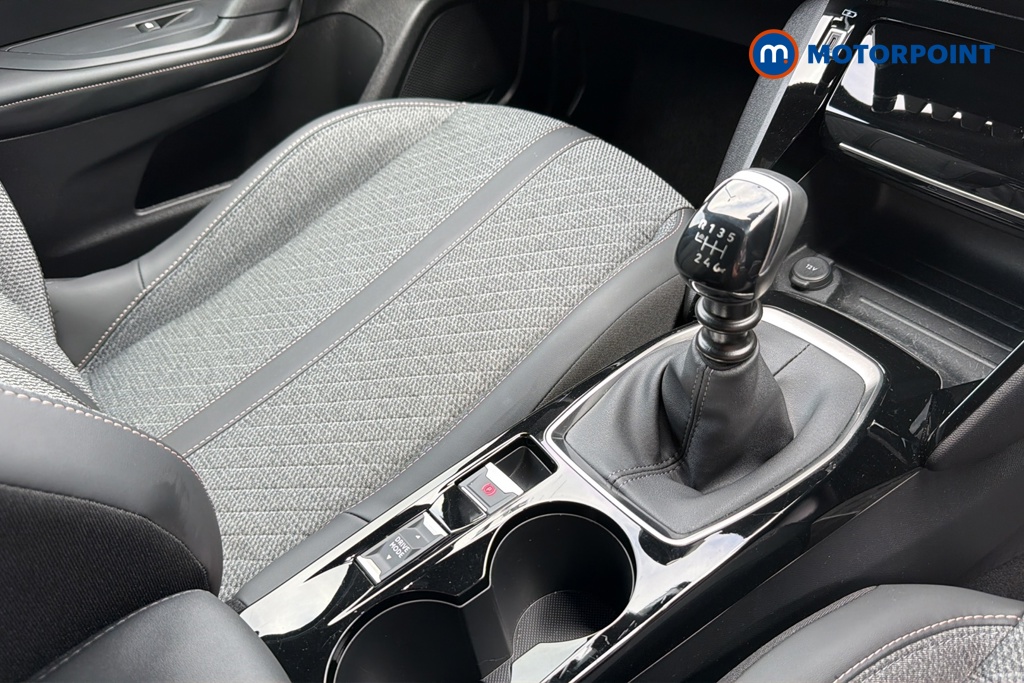 Peugeot 2008 Allure Manual Petrol SUV - Stock Number (1644826) - 15th supplementary image