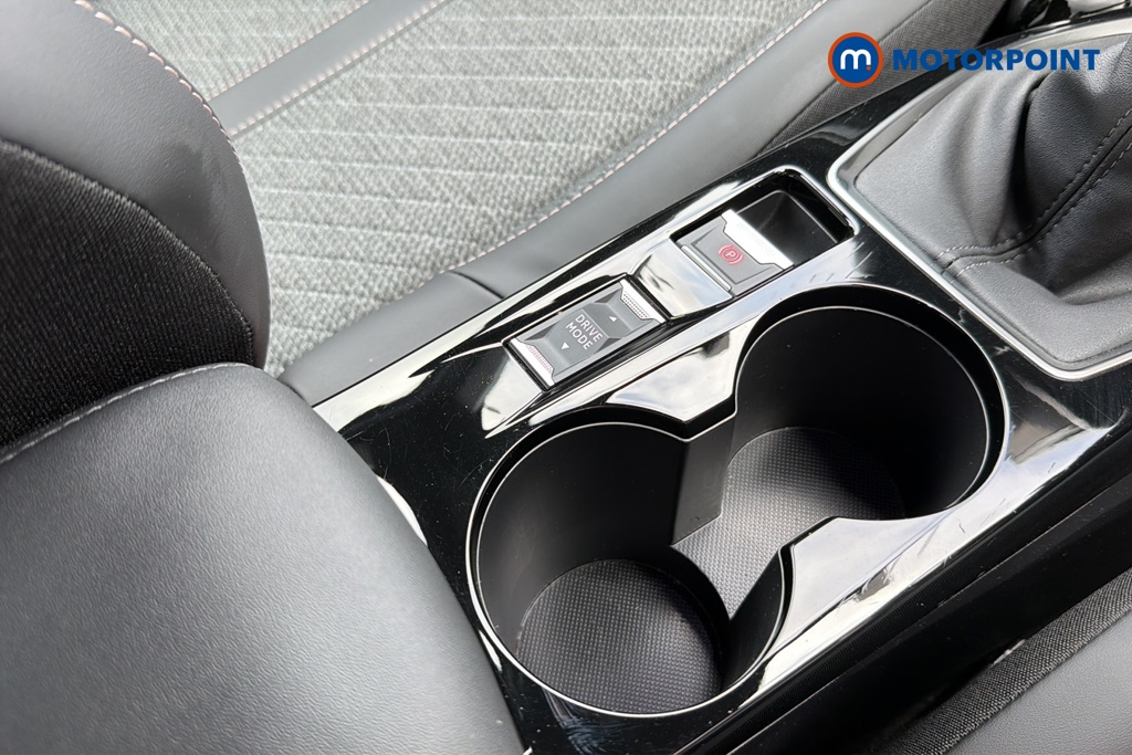 Peugeot 2008 Allure Manual Petrol SUV - Stock Number (1644826) - 16th supplementary image