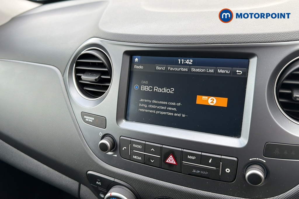Hyundai I10 Play Manual Petrol Hatchback - Stock Number (1644857) - 8th supplementary image