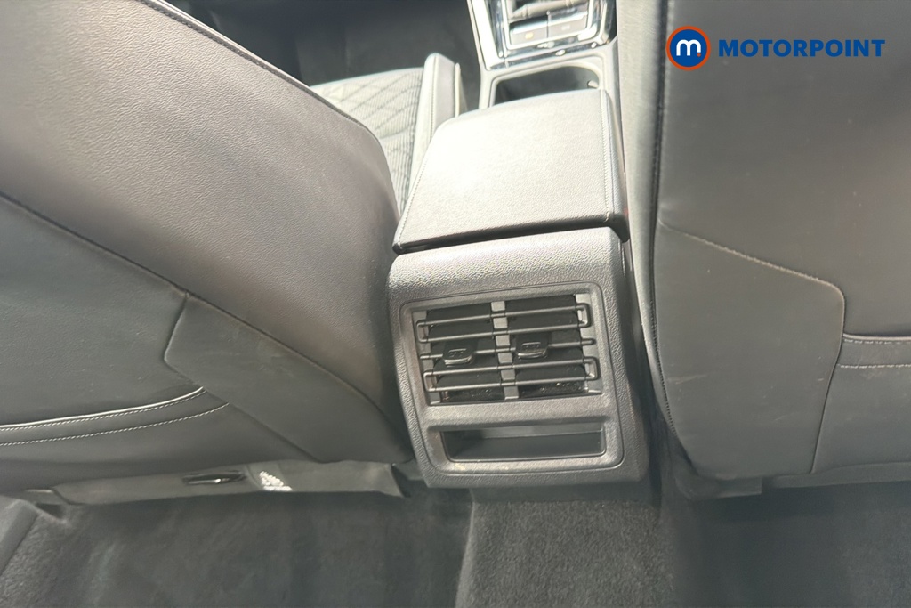 Volkswagen Golf R-Line Manual Petrol Hatchback - Stock Number (1645604) - 28th supplementary image