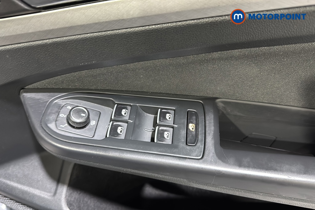Volkswagen Golf Life Automatic Petrol Hatchback - Stock Number (1645777) - 19th supplementary image