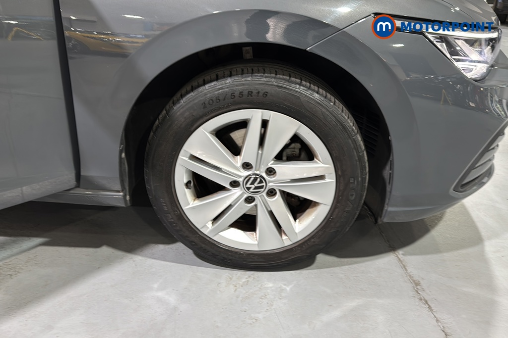 Volkswagen Golf Life Automatic Petrol Hatchback - Stock Number (1645777) - 47th supplementary image