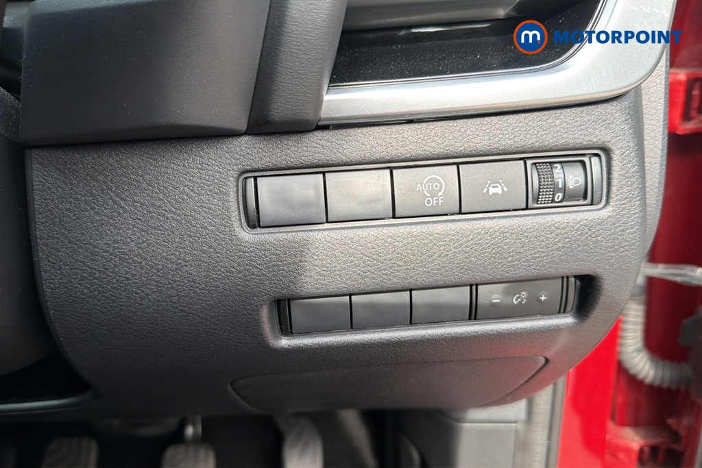 Nissan Qashqai N-Connecta Manual Petrol SUV - Stock Number (1646192) - 11th supplementary image