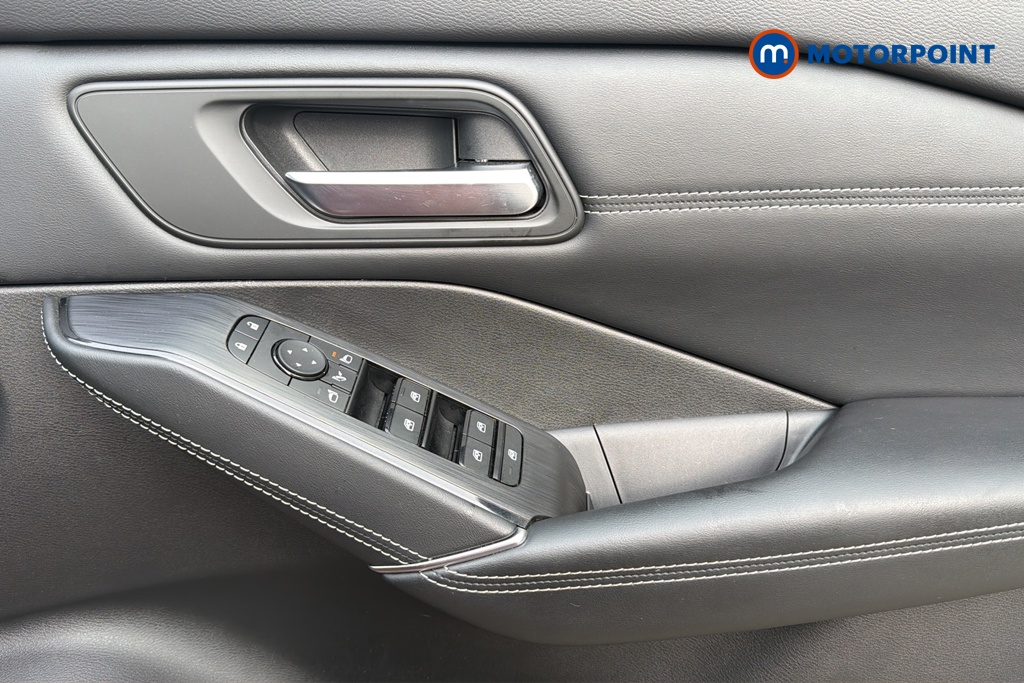 Nissan Qashqai N-Connecta Manual Petrol SUV - Stock Number (1646192) - 19th supplementary image