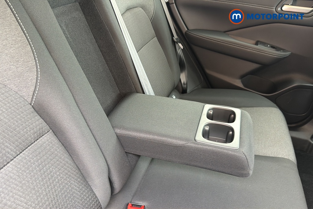 Nissan Qashqai N-Connecta Manual Petrol SUV - Stock Number (1646192) - 26th supplementary image