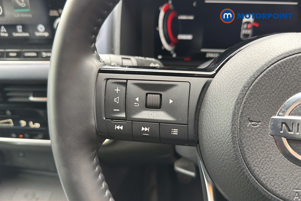 Nissan Qashqai Tekna Manual Petrol SUV - Stock Number (1646197) - 4th supplementary image