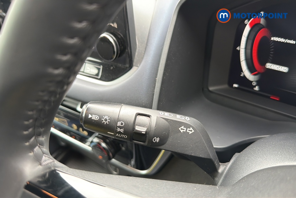 Nissan Qashqai Tekna Manual Petrol SUV - Stock Number (1646197) - 5th supplementary image