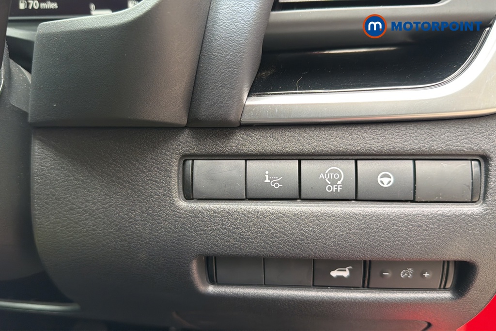 Nissan Qashqai Tekna Manual Petrol SUV - Stock Number (1646197) - 11th supplementary image