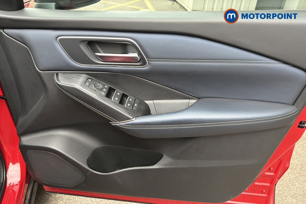 Nissan Qashqai Tekna Manual Petrol SUV - Stock Number (1646197) - 18th supplementary image
