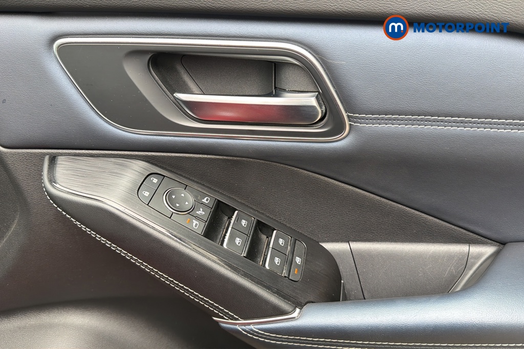 Nissan Qashqai Tekna Manual Petrol SUV - Stock Number (1646197) - 19th supplementary image