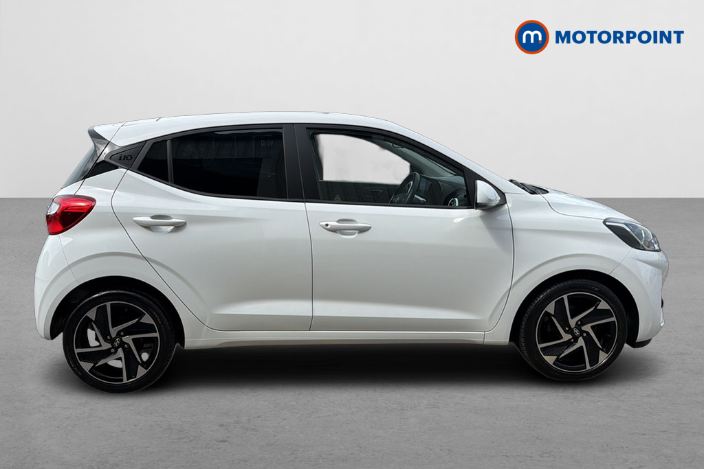 Hyundai I10 Premium Automatic Petrol Hatchback - Stock Number (1646429) - Passenger side