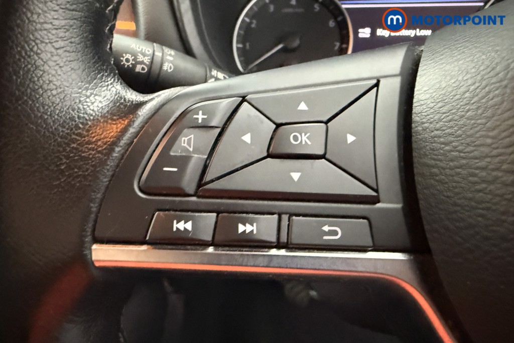 Nissan Juke Tekna Manual Petrol SUV - Stock Number (1627681) - 3rd supplementary image